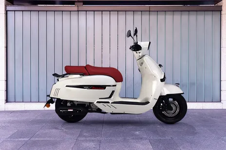 Keeway Motor Sixties 300i STD image